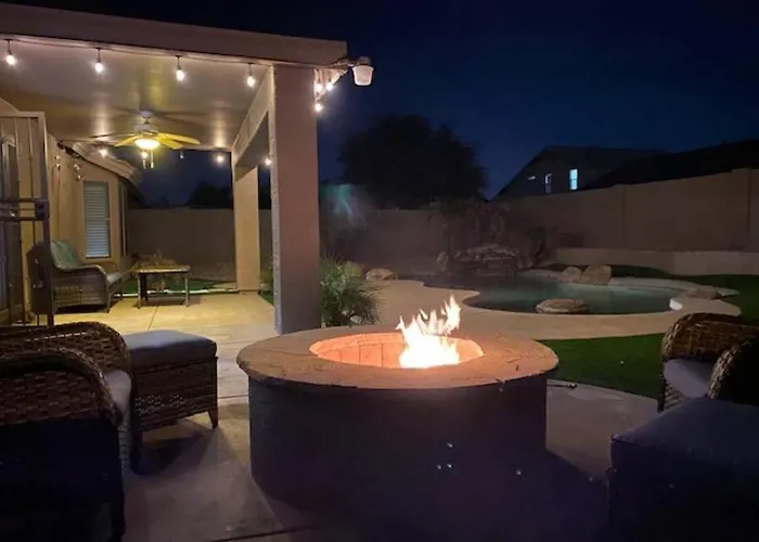 Cozy Spacious House, Pool Heater, Spa, Firepit *